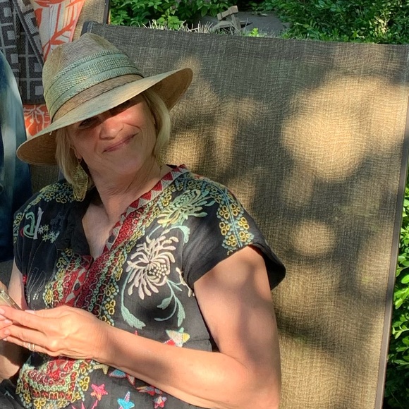 Meet your Posher, Jane - Picture 2 of 2